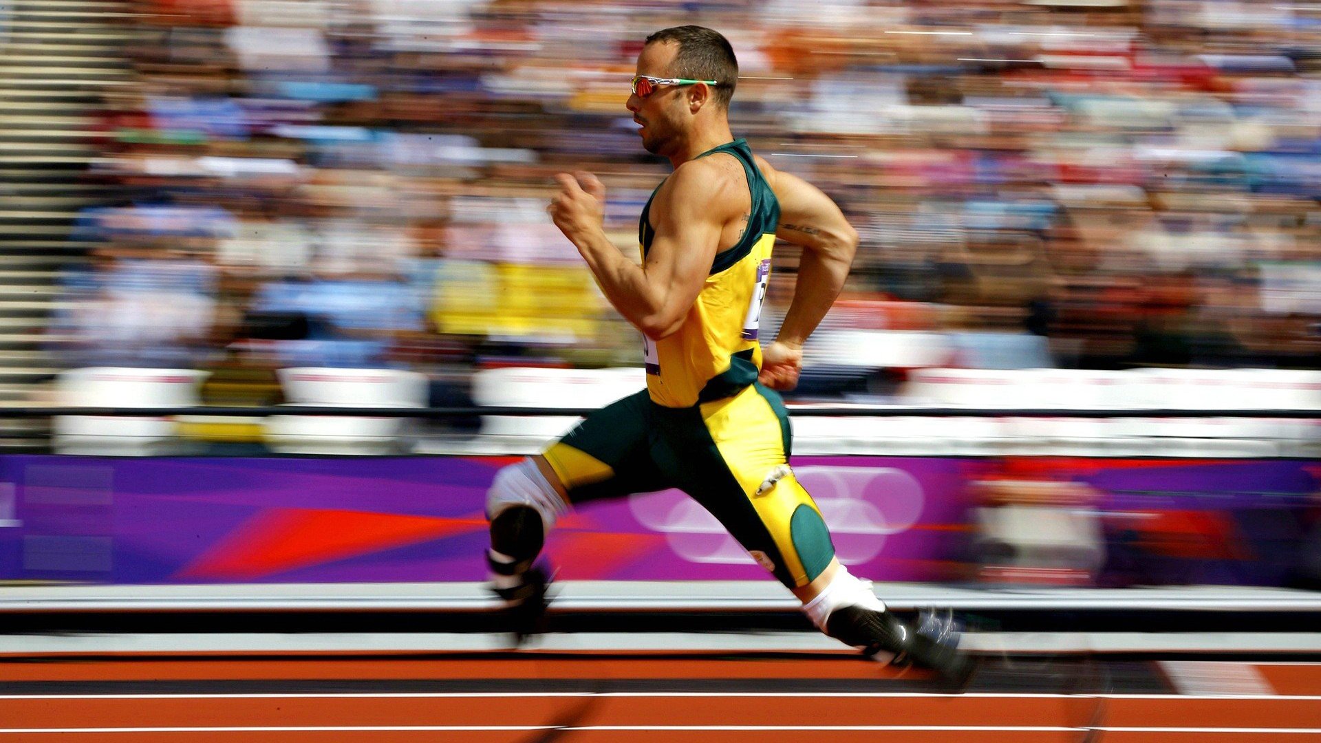 开云体育-那个隐身在耳机后的男人，如何用一堆数据颠覆了F1冠军归属